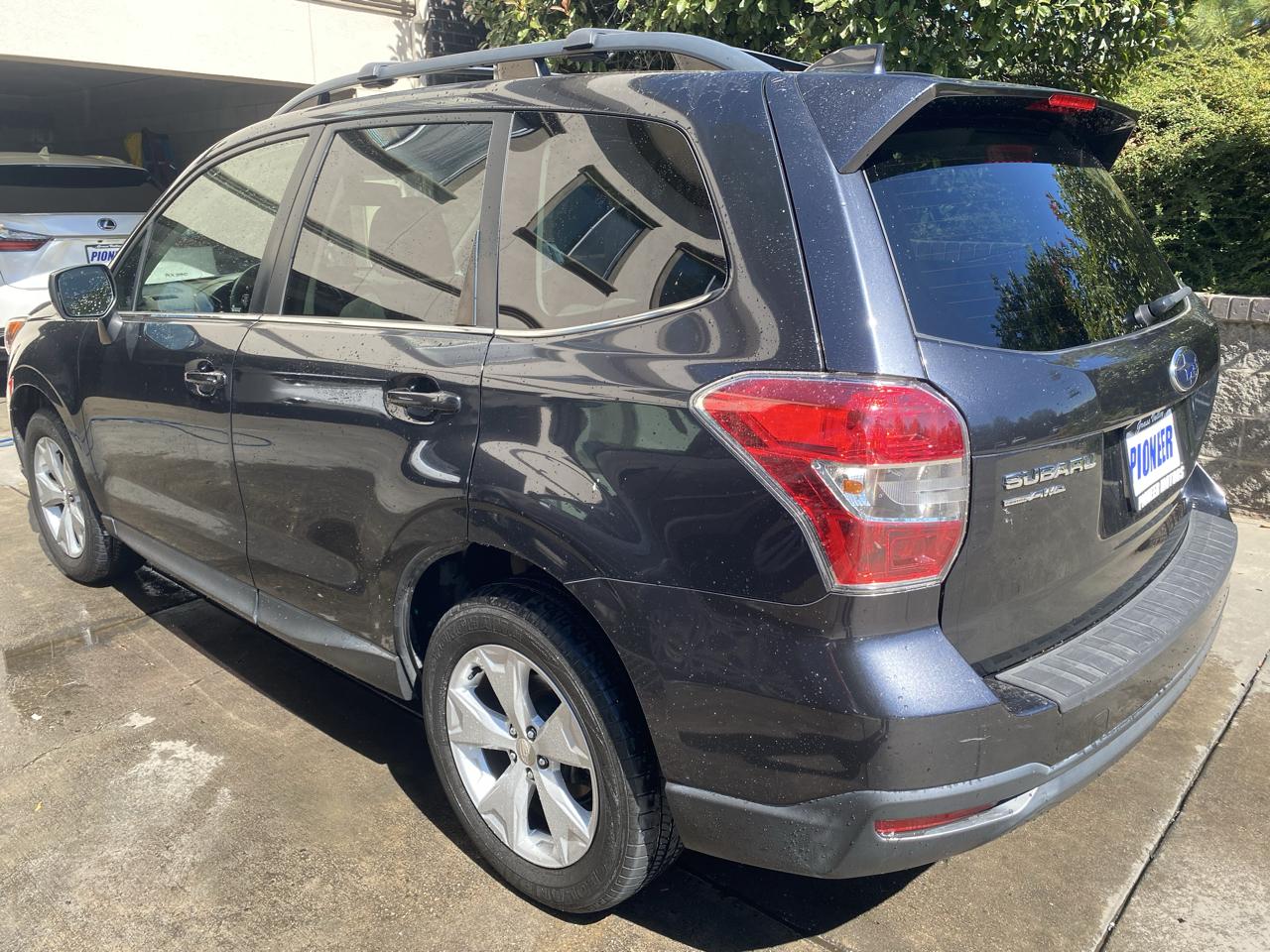 Subaru Forester 4dr CVT 2.5i Limited PZEV 2016
