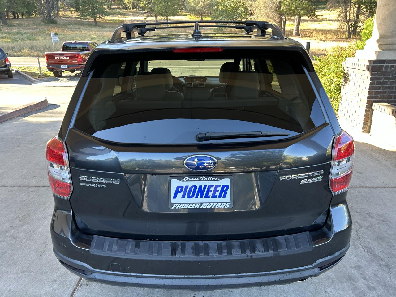 Subaru Forester 4dr CVT 2.5i Limited PZEV 2016