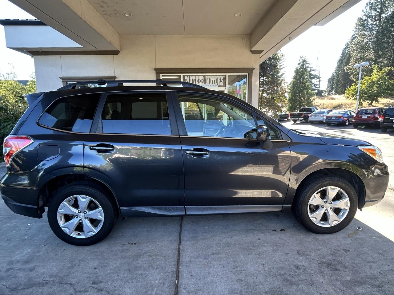 Subaru Forester 4dr CVT 2.5i Limited PZEV 2016