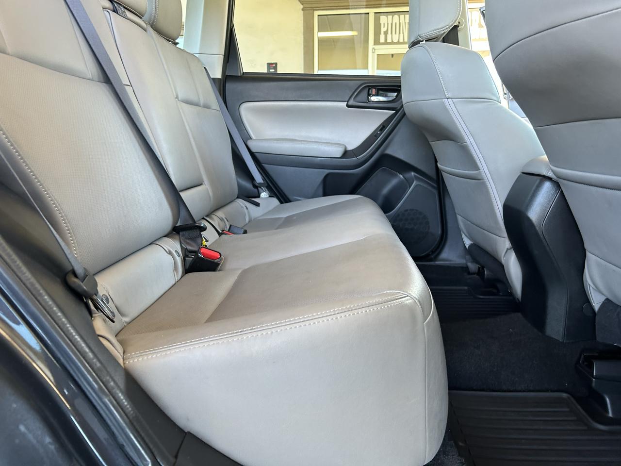 Subaru Forester 4dr CVT 2.5i Limited PZEV 2016