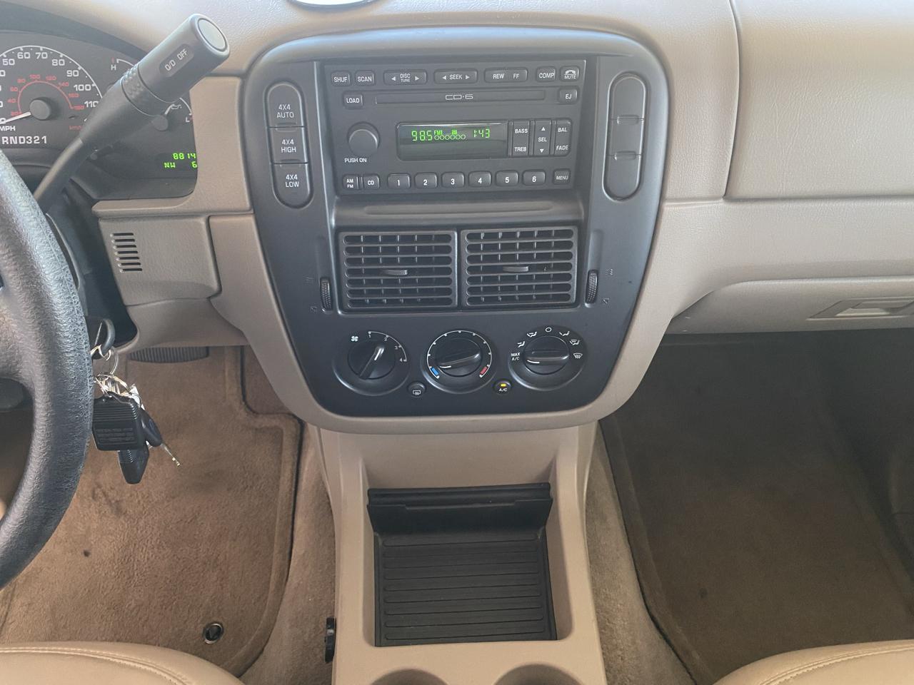 Ford Explorer 4dr 114" WB XLT 4WD 2002