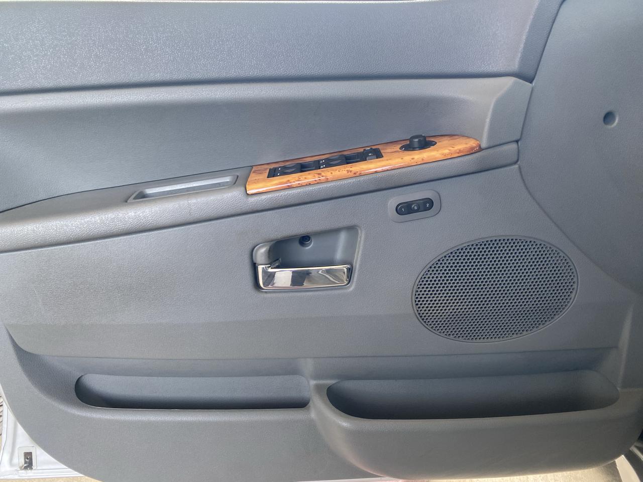 Jeep Grand Cherokee 4dr Overland 2006