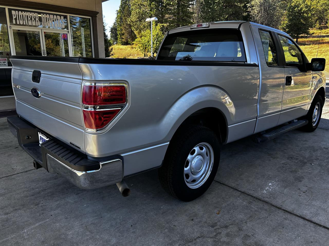 Ford F-150 2WD SuperCab 145" XL 2013