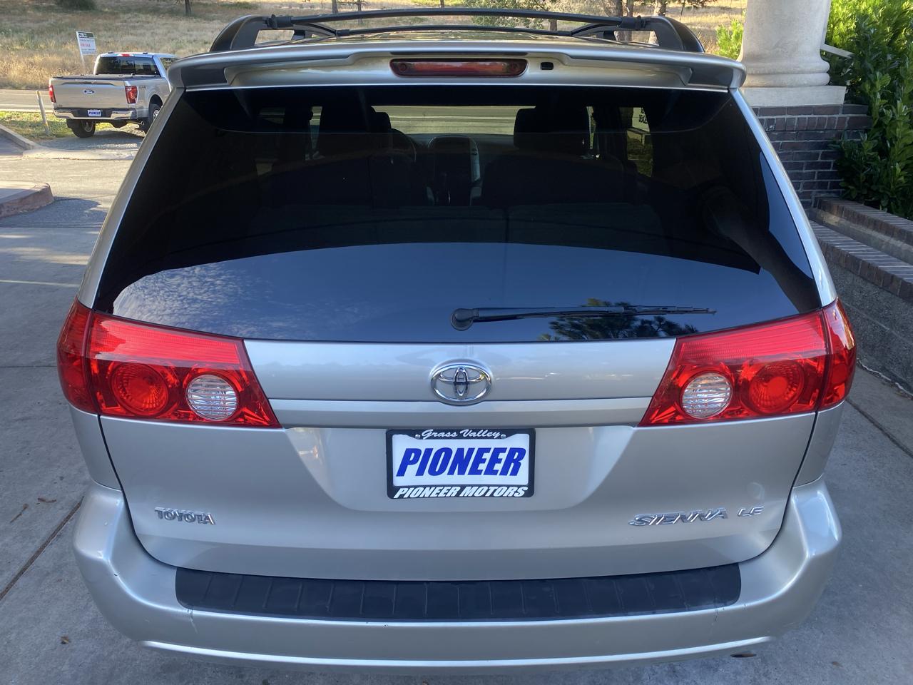 Toyota Sienna  2006