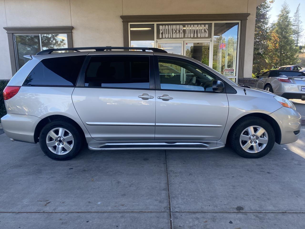 Toyota Sienna  2006