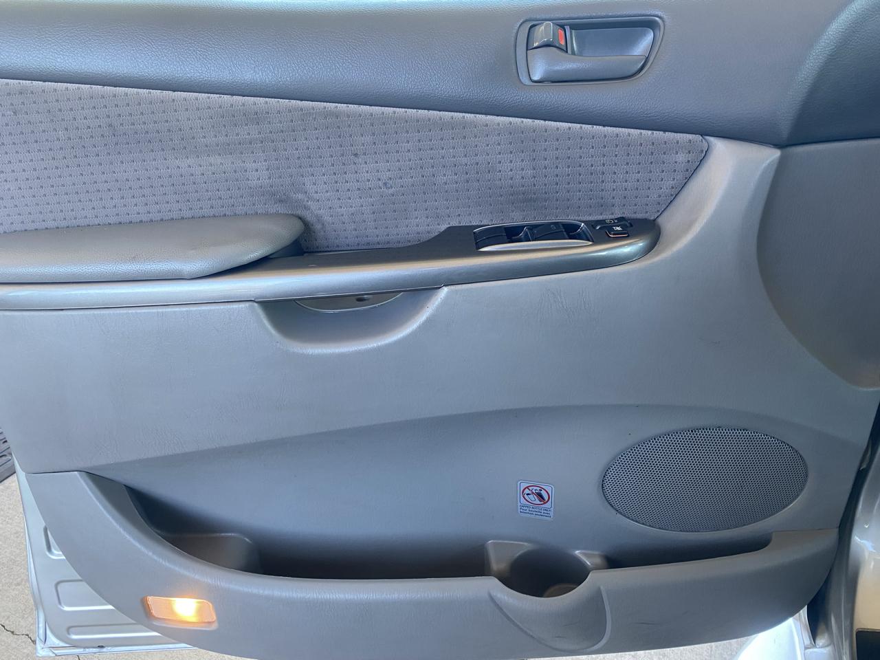 Toyota Sienna  2006