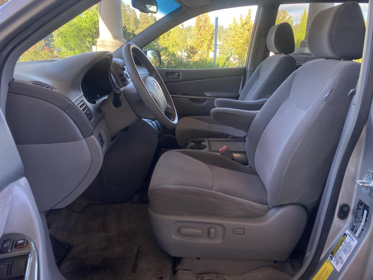 Toyota Sienna  2006