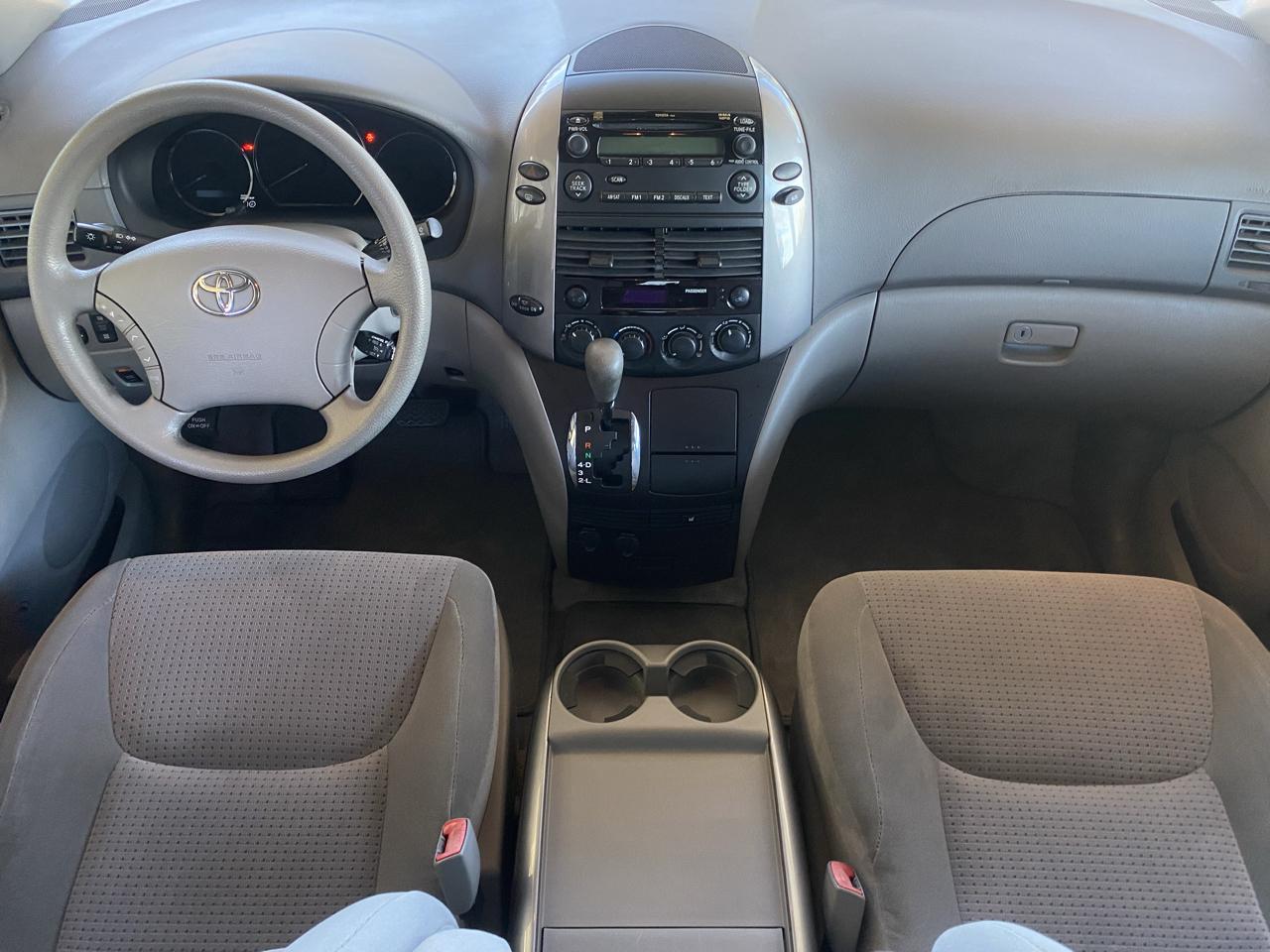 Toyota Sienna  2006