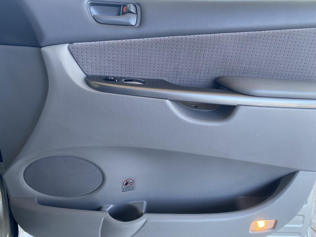 Toyota Sienna  2006