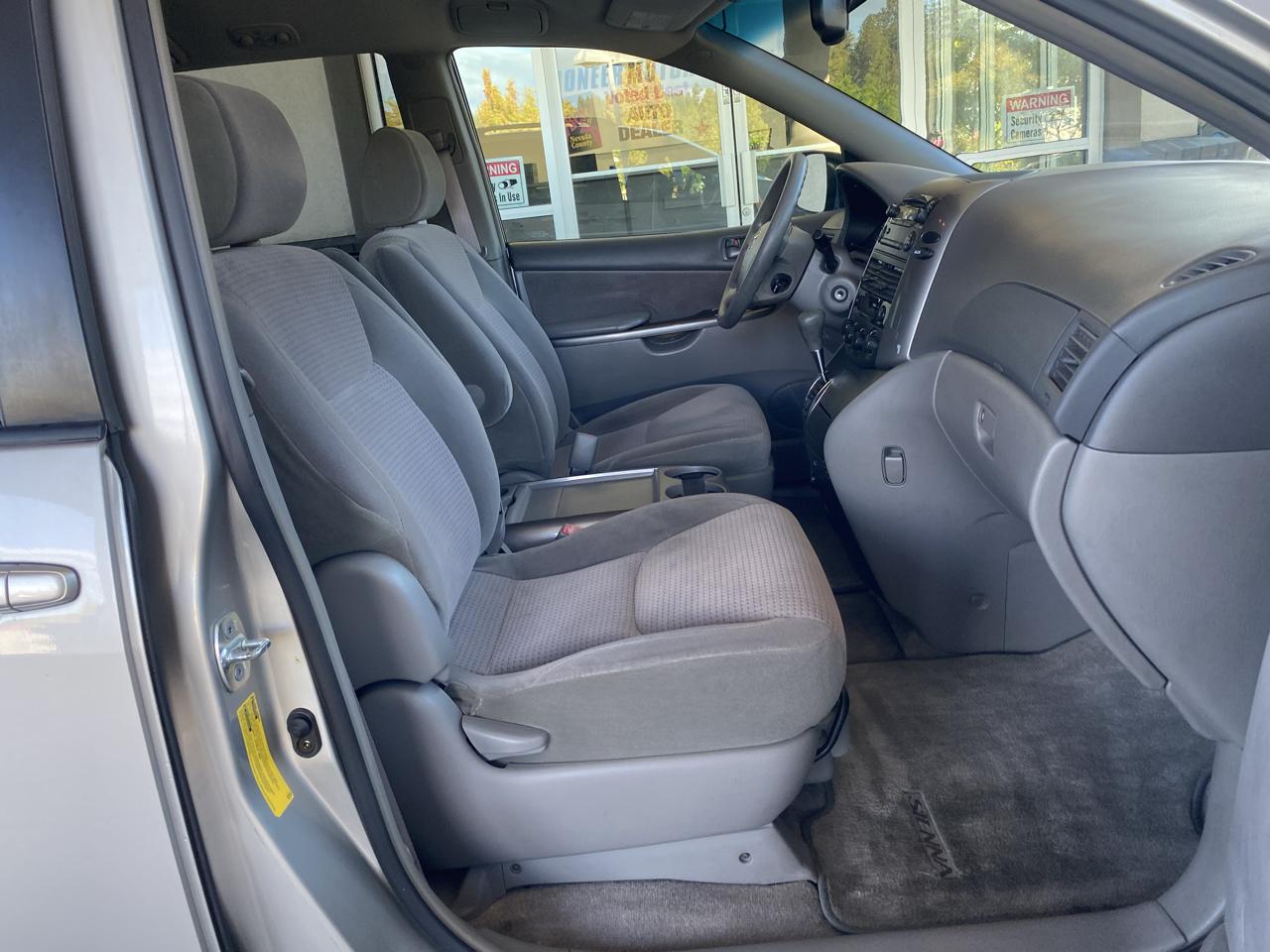 Toyota Sienna  2006