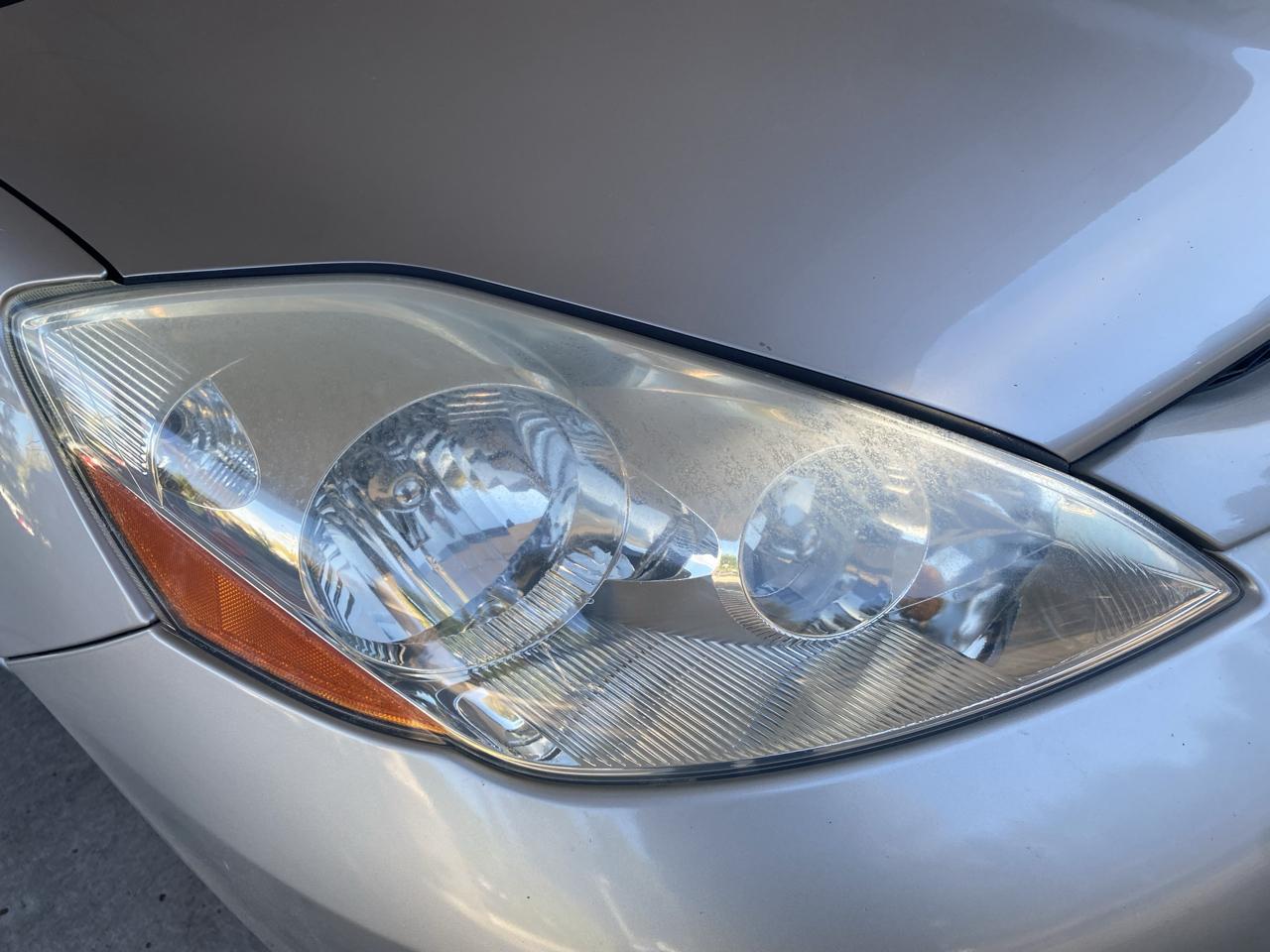 Toyota Sienna  2006