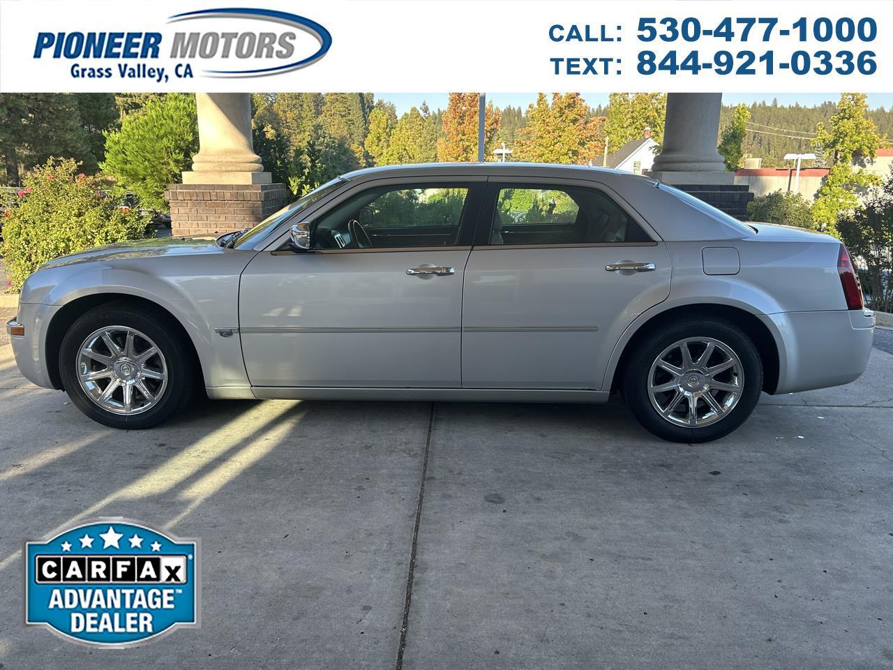2005 Chrysler 300 4dr Sdn 300C