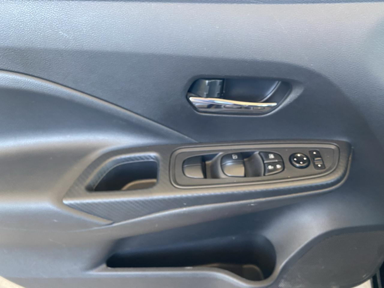 Nissan Versa SV 2024