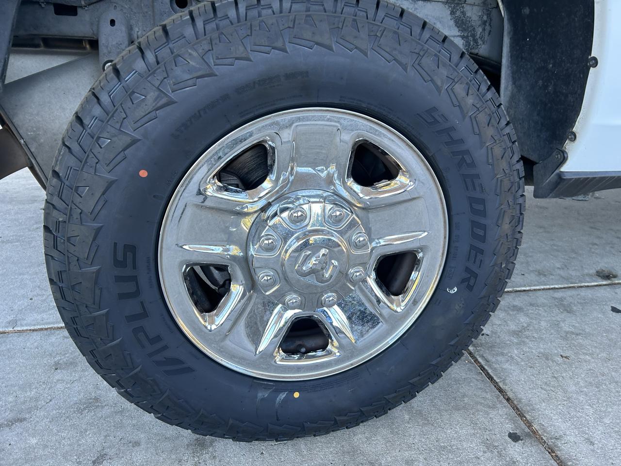 RAM 2500 Tradesman 4x4 Crew Cab 6'4" Box 2023