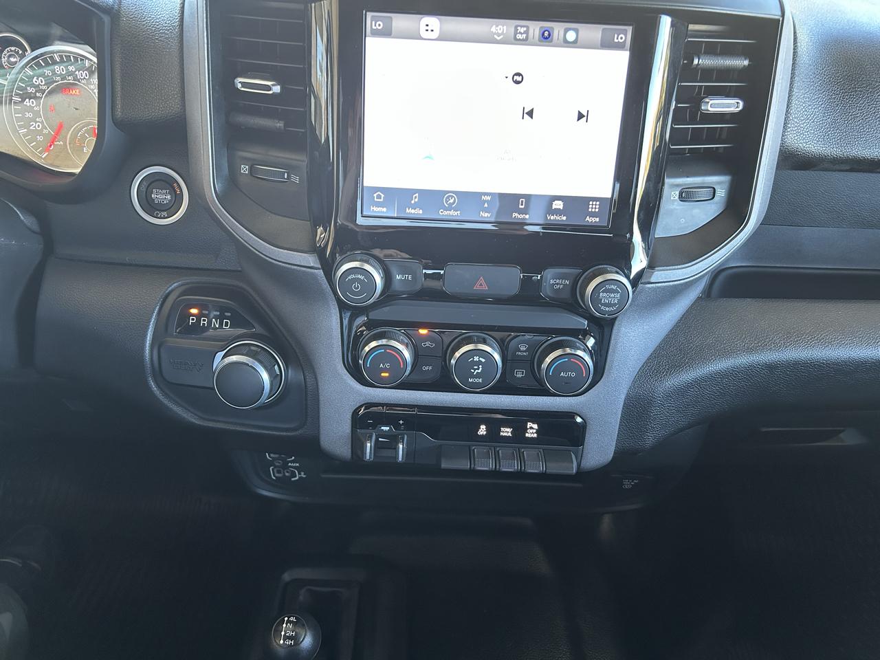 RAM 2500 Tradesman 4x4 Crew Cab 6'4" Box 2023
