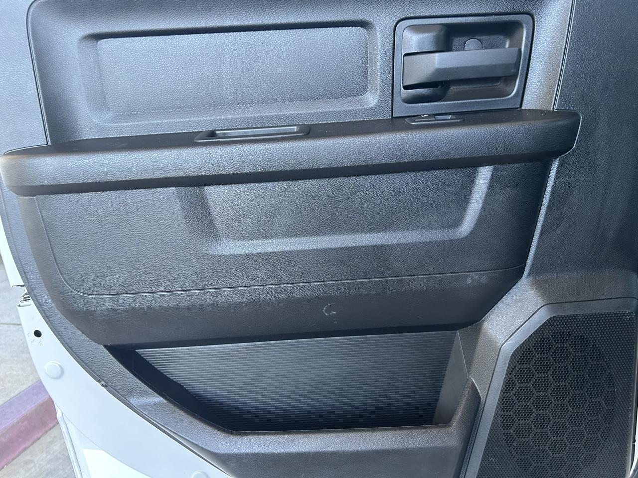RAM 2500 Tradesman 4x4 Crew Cab 6'4" Box 2023