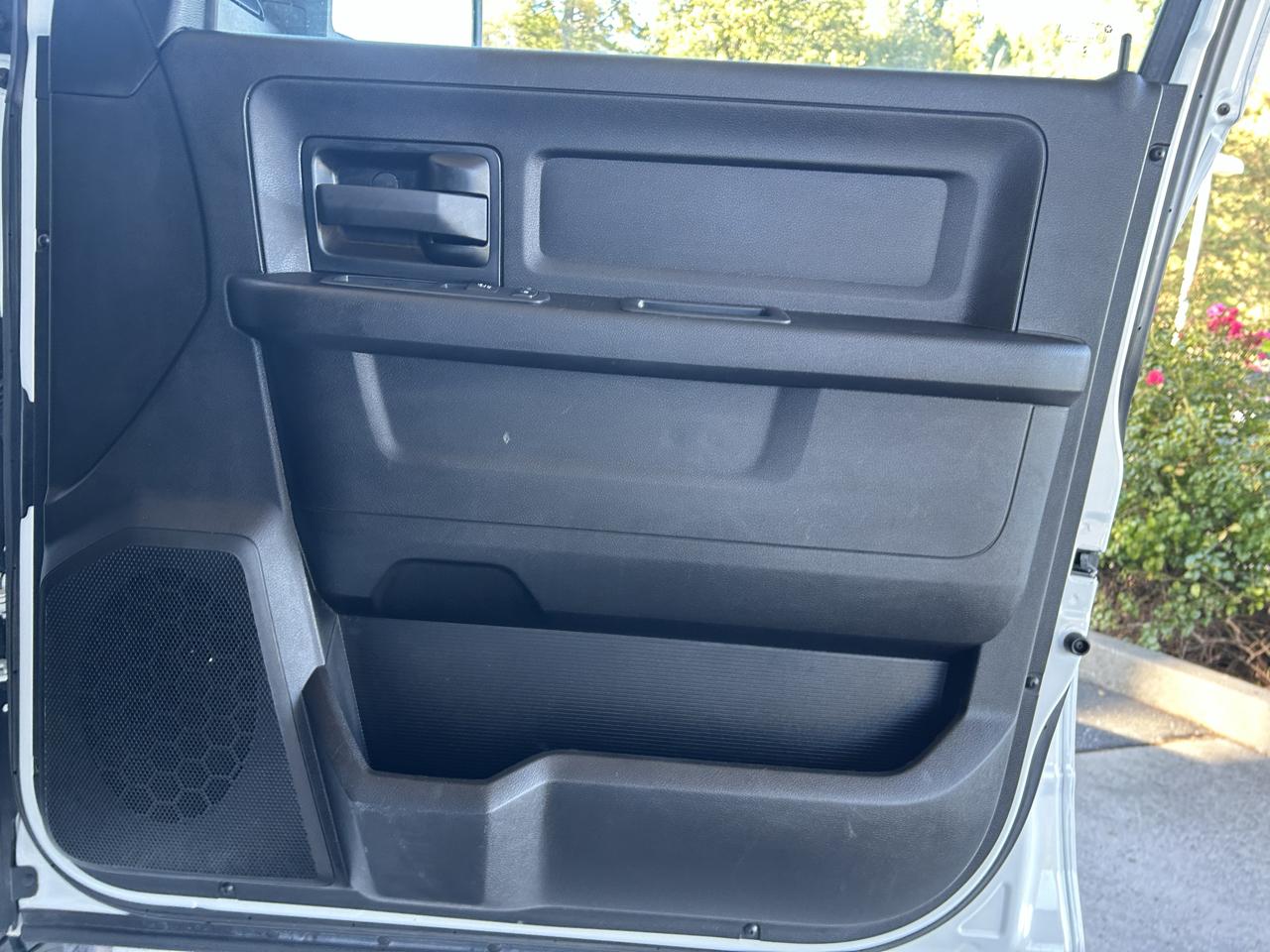 RAM 2500 Tradesman 4x4 Crew Cab 6'4" Box 2023