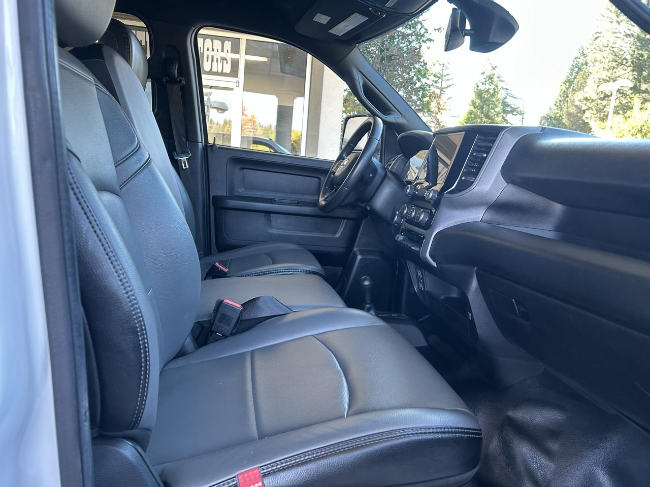 RAM 2500 Tradesman 4x4 Crew Cab 6'4" Box 2023