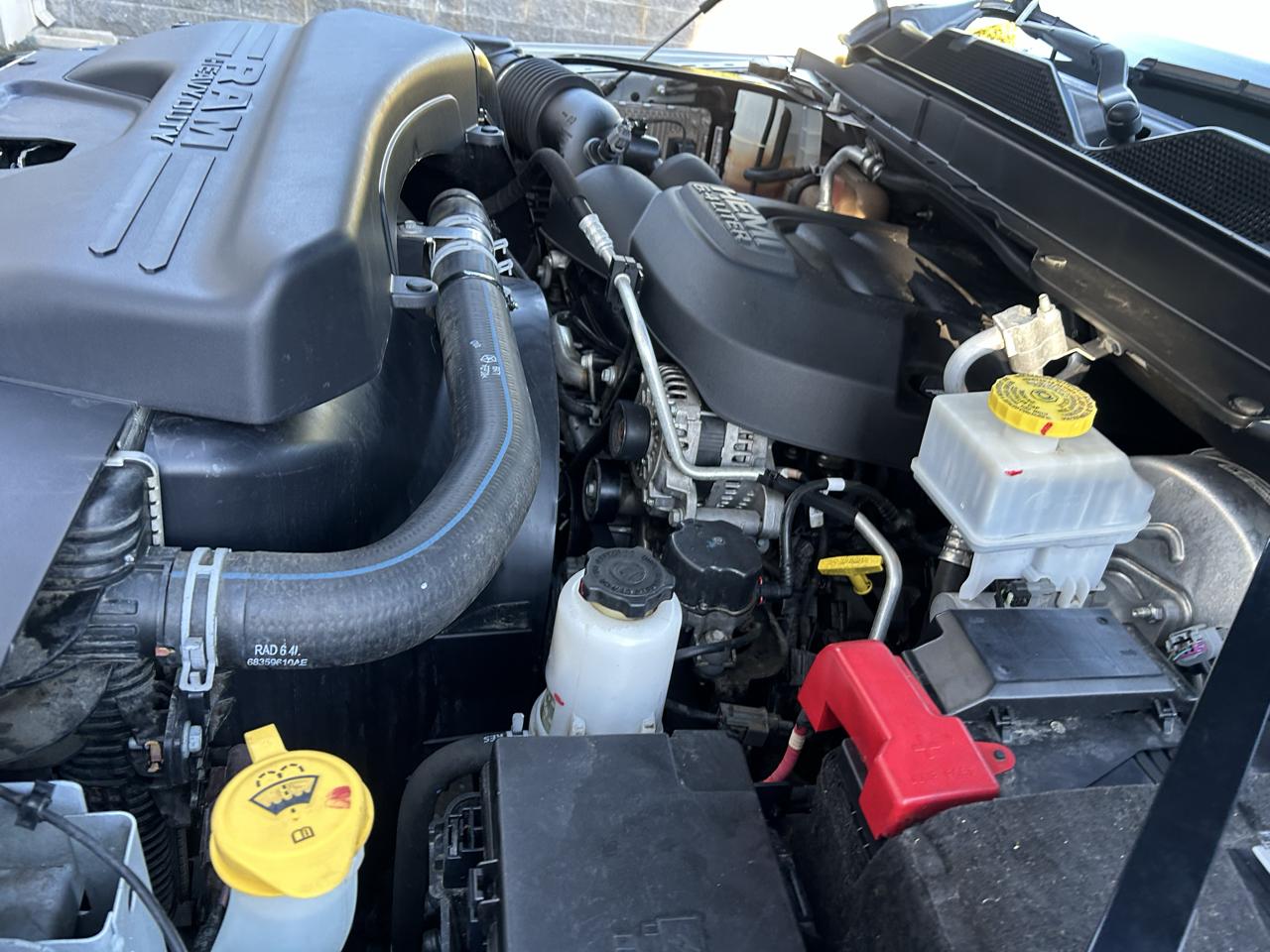 RAM 2500 Tradesman 4x4 Crew Cab 6'4" Box 2023