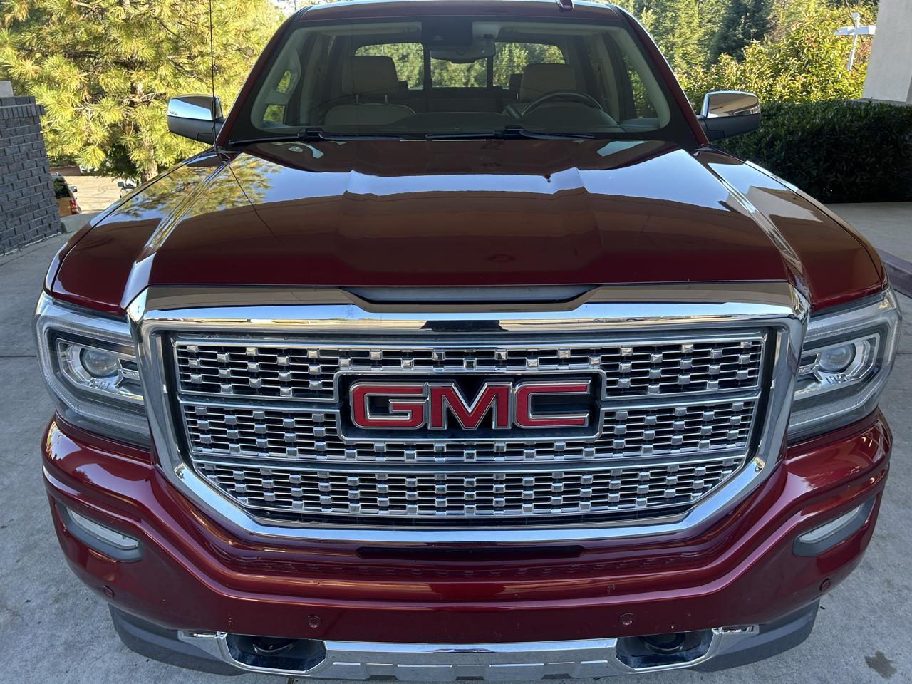GMC Sierra 1500 4WD Crew Cab 143.5" Denali 2017