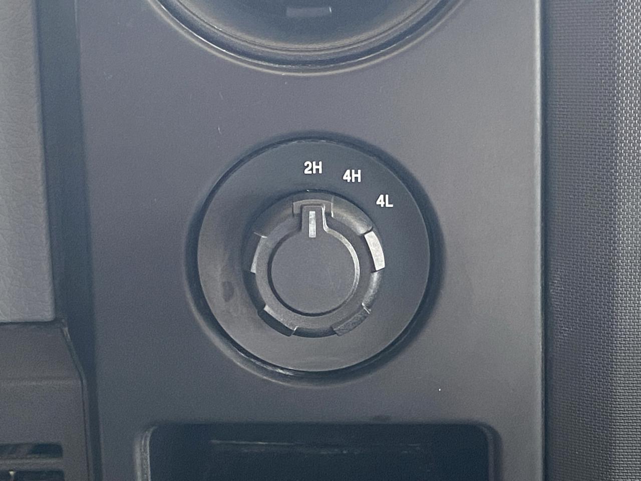 Ford F-150 4WD Reg Cab 145" XL 2013