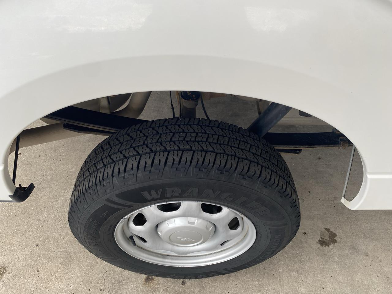 Ford F-150 4WD Reg Cab 145" XL 2013