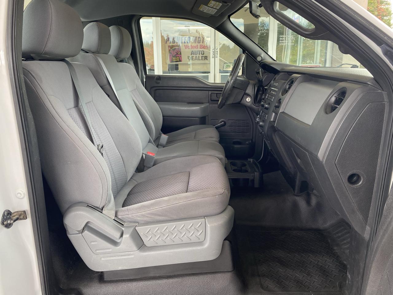 Ford F-150 4WD Reg Cab 145" XL 2013
