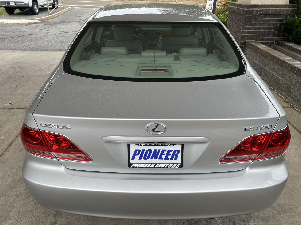 Lexus ES 330 4dr Sdn 2005