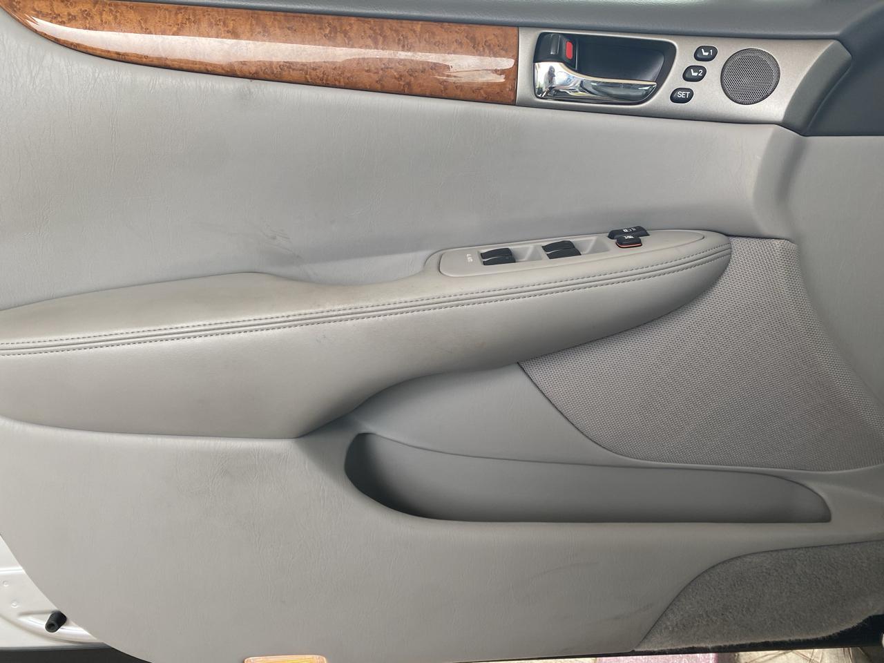 Lexus ES 330 4dr Sdn 2005