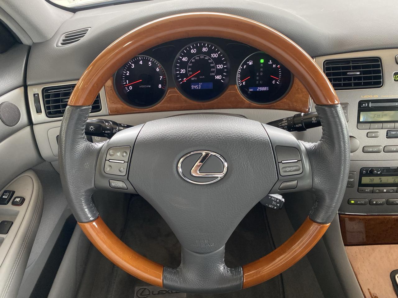 Lexus ES 330 4dr Sdn 2005