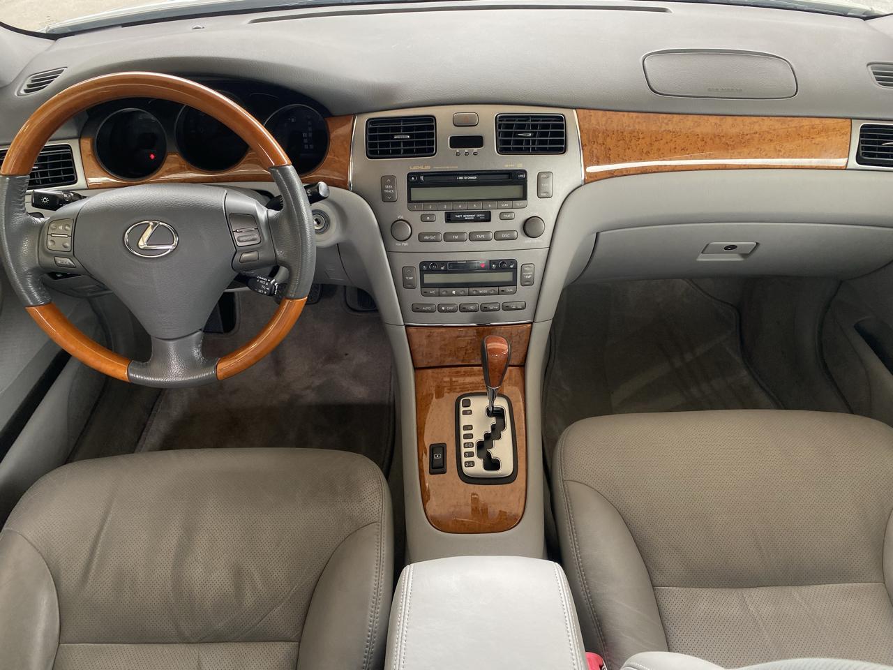 Lexus ES 330 4dr Sdn 2005