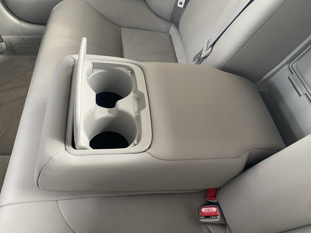 Lexus ES 330 4dr Sdn 2005