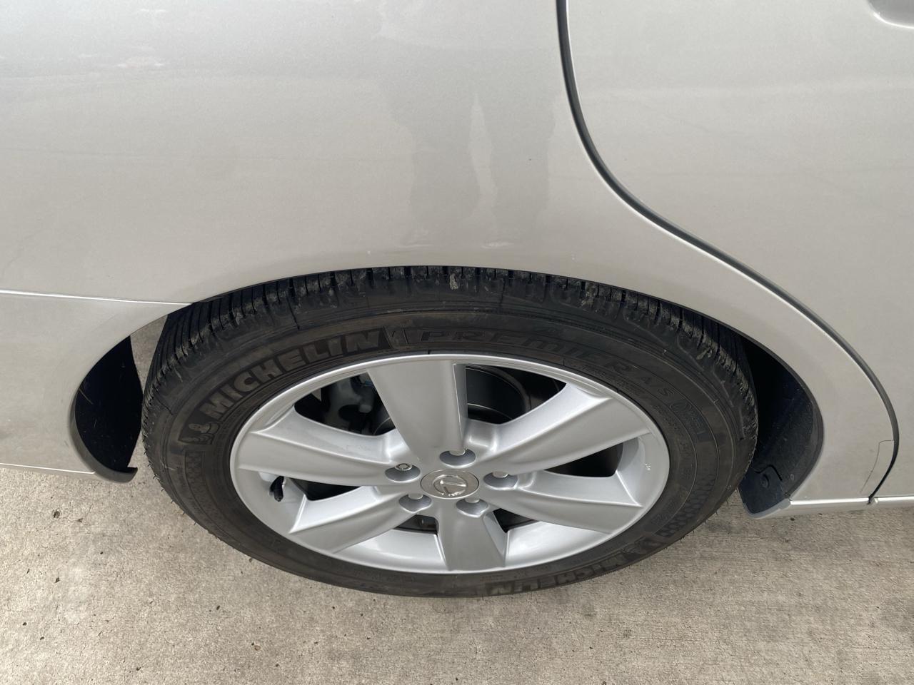 Lexus ES 330 4dr Sdn 2005