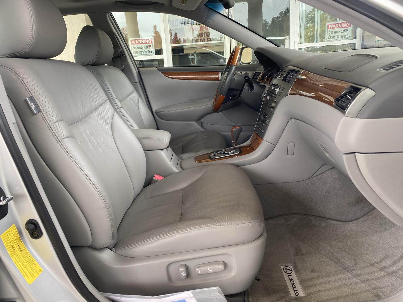 Lexus ES 330 4dr Sdn 2005