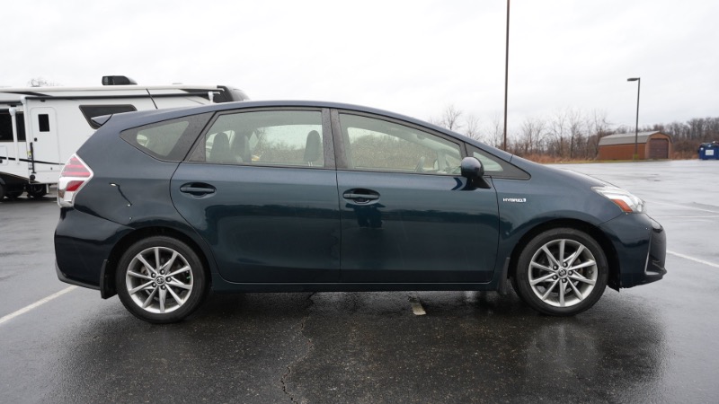 Toyota Prius V Three 2017