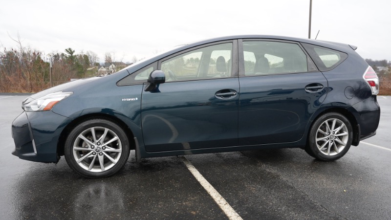 Toyota Prius V Three 2017
