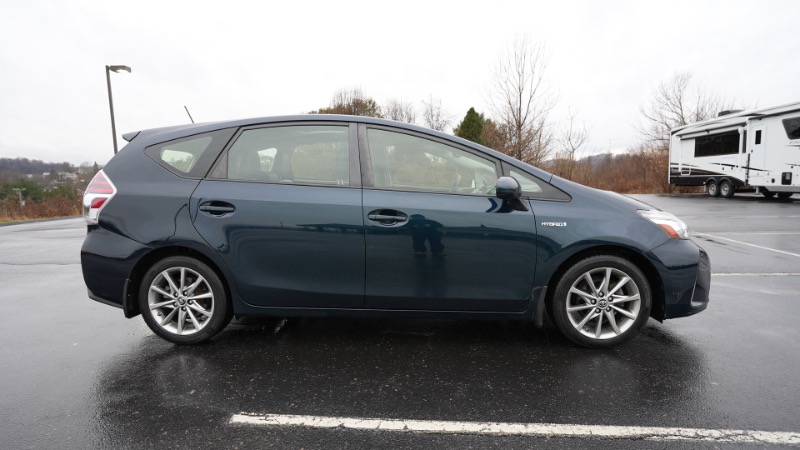 Toyota Prius V Three 2017