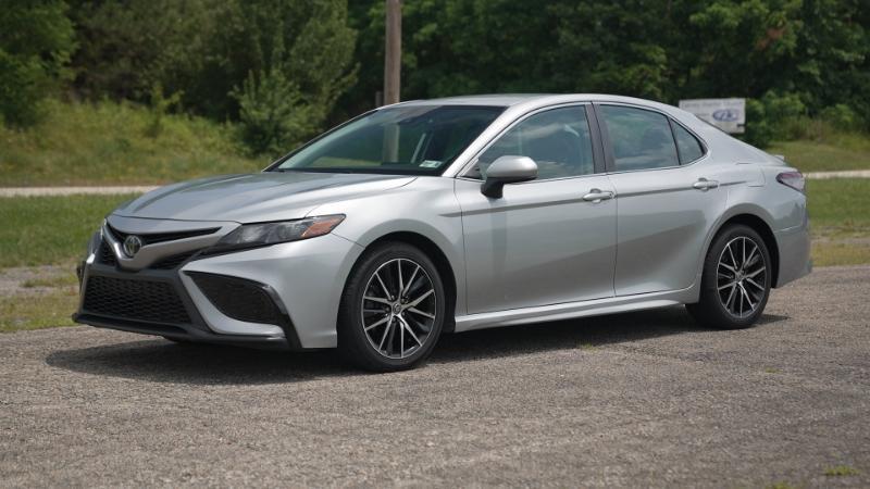 Toyota Camry SE 2021