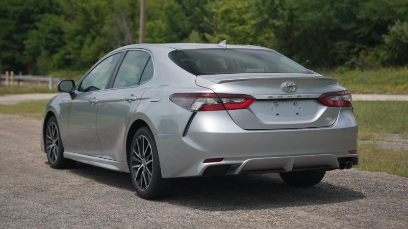 Toyota Camry SE 2021