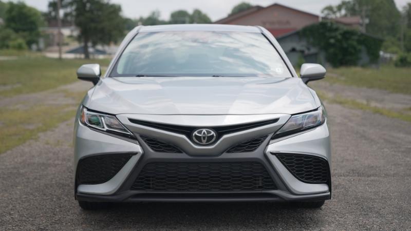 Toyota Camry SE 2021