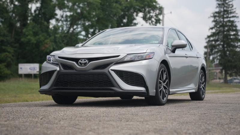 Toyota Camry SE 2021