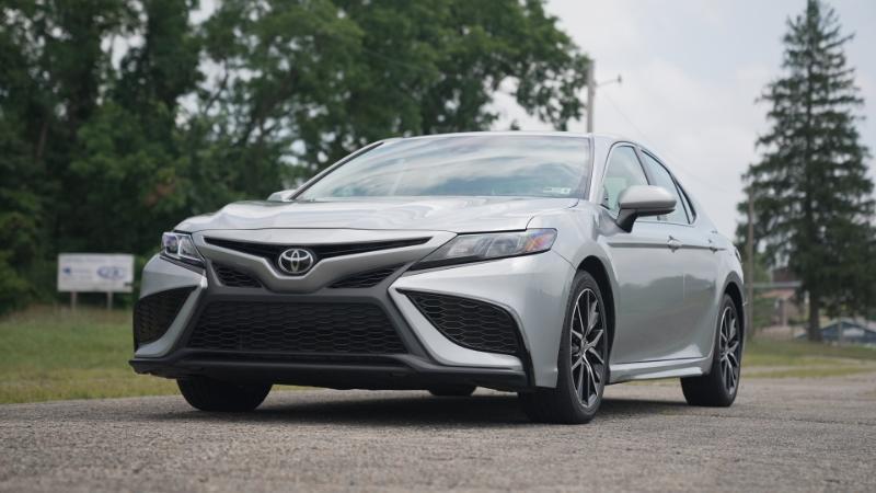 Toyota Camry SE 2021