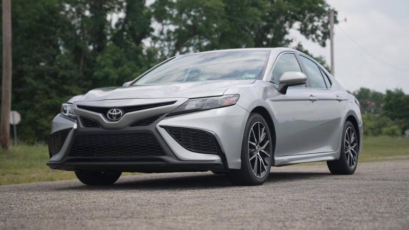 Toyota Camry SE 2021