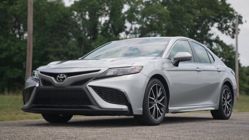 Toyota Camry SE 2021