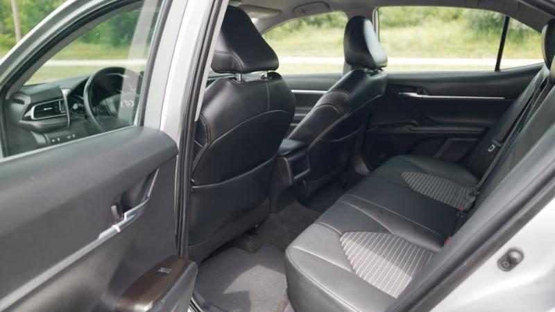 Toyota Camry SE 2021