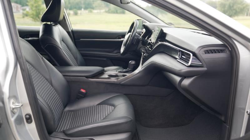 Toyota Camry SE 2021
