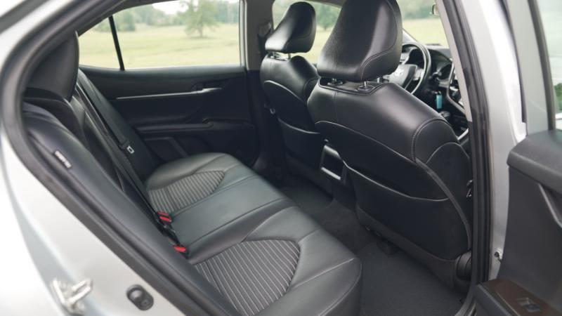Toyota Camry SE 2021