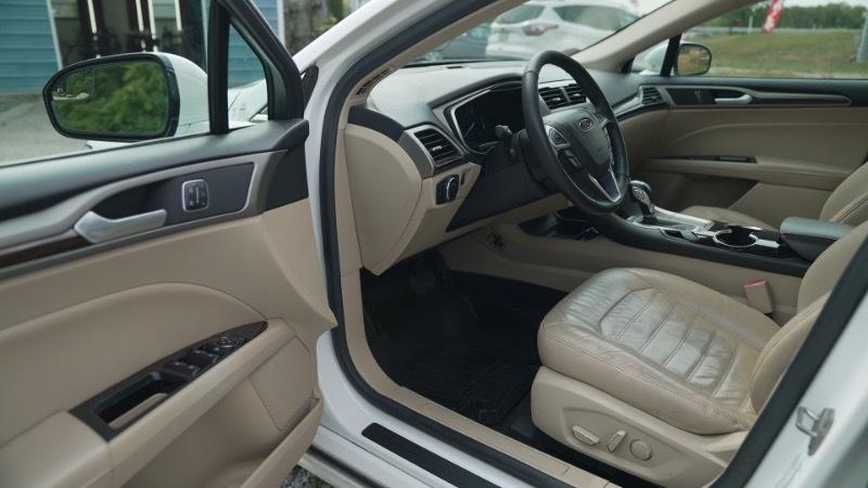 Ford Fusion Hybrid SE 2014