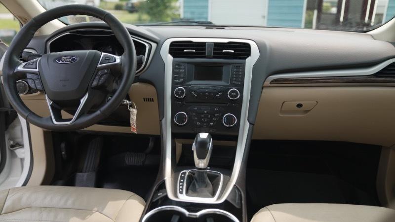 Ford Fusion Hybrid SE 2014