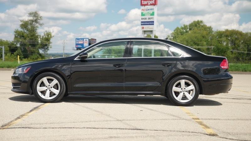 Volkswagen Passat 2.5L SE AT 2012